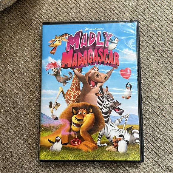 Madly Madagascar DVD - Picture 1 of 3